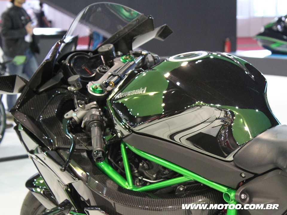 KawasakiNinja H2R 2015 - lateral