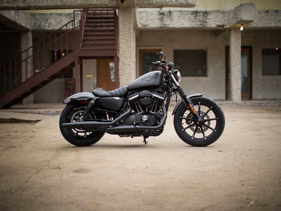Harley-DavidsonIron 883 2016 - lateral