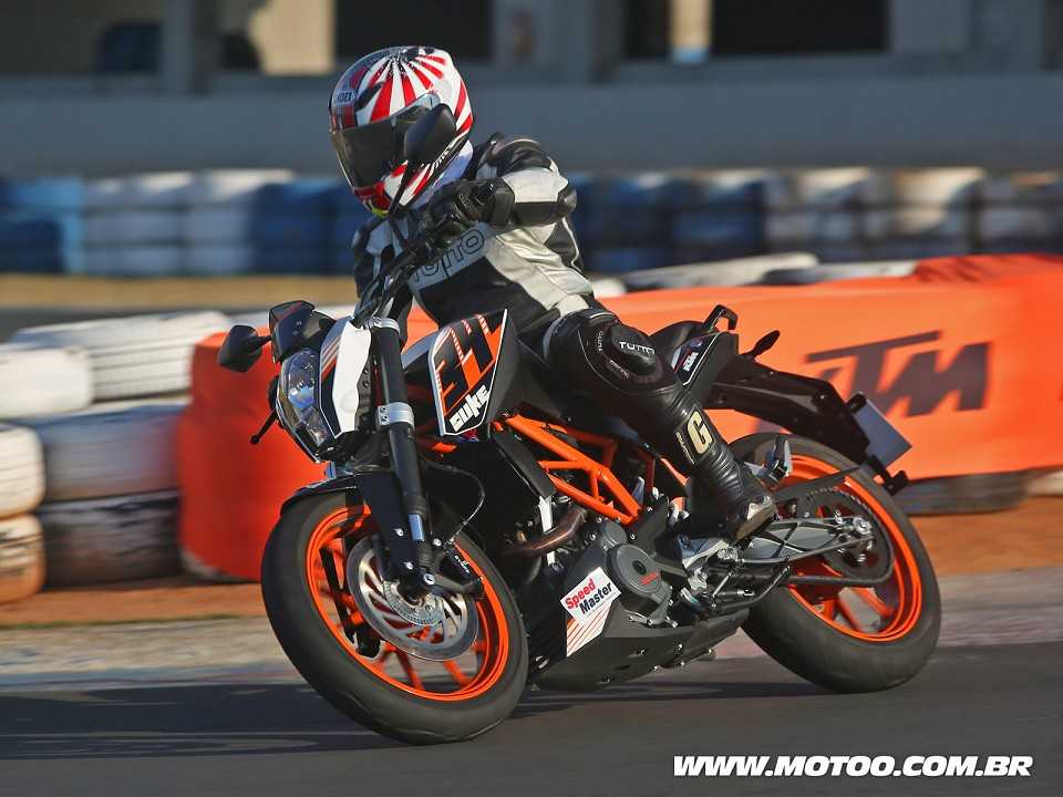 KTM390 Duke 2016 - 3/4 frente