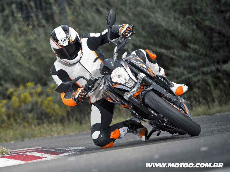 KTM390 Duke 2016 - frente