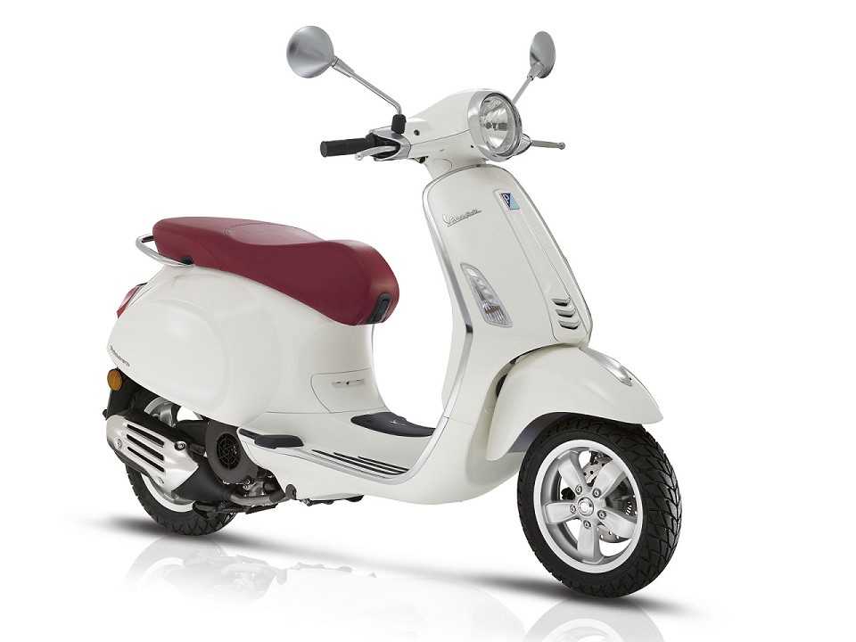 Vespa inicia vendas da linha 2022 no Brasil