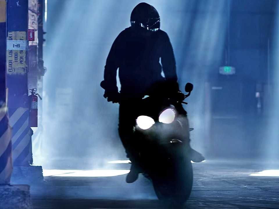 Teaser da Street Triple antecipa data de lanamento em 10 de janeiro