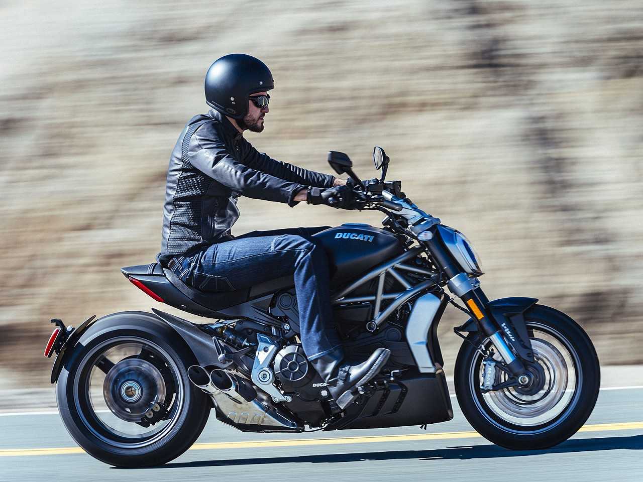 DucatiXDiavel 2016 - lateral