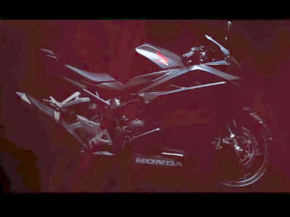 Teaser com o futuro motor bicilndrico de baixo deslocamento da Honda