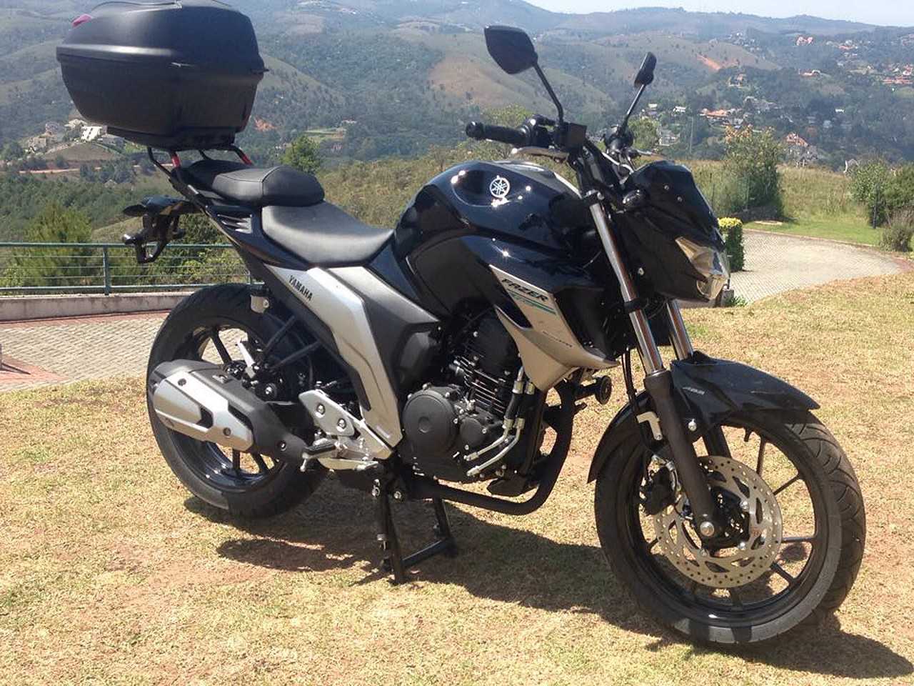 YamahaFazer FZ25 2018 - escapamentos