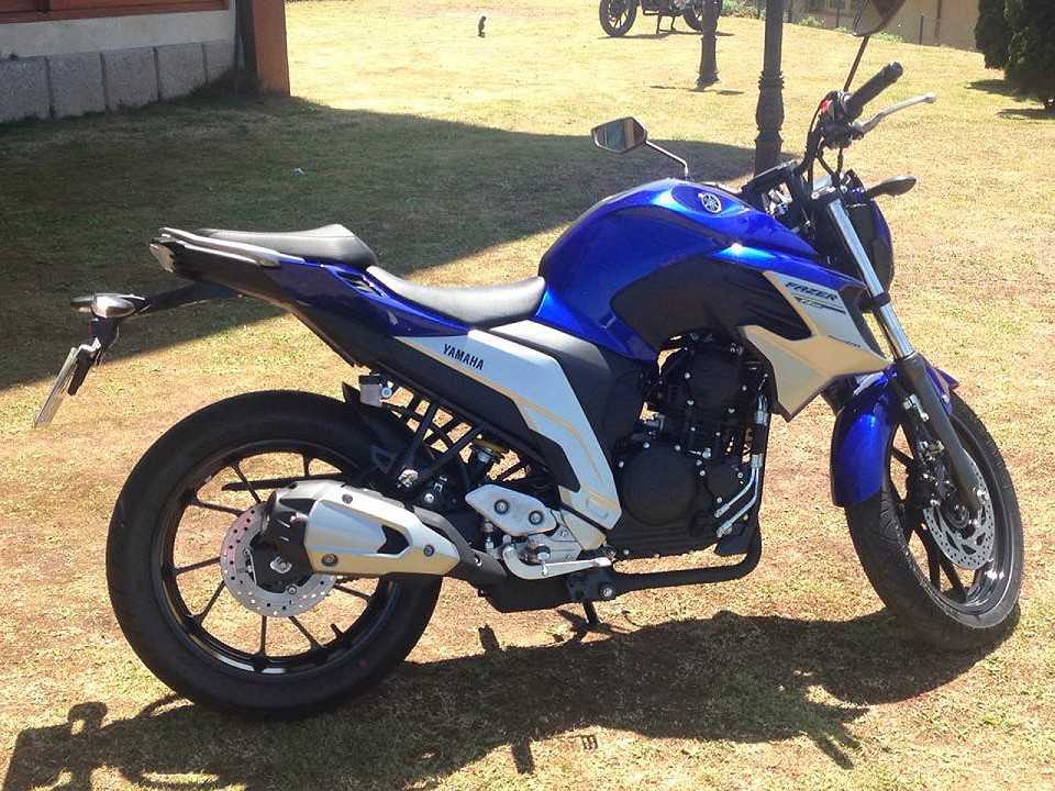 YamahaFazer FZ25 2018 - 3/4 traseira