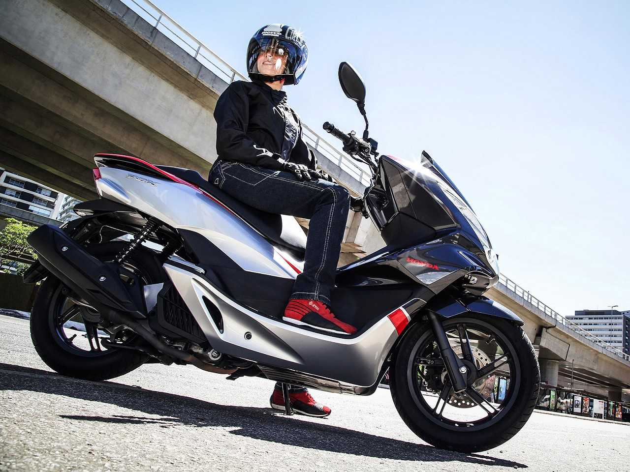 HondaPCX 150 2018 - lateral