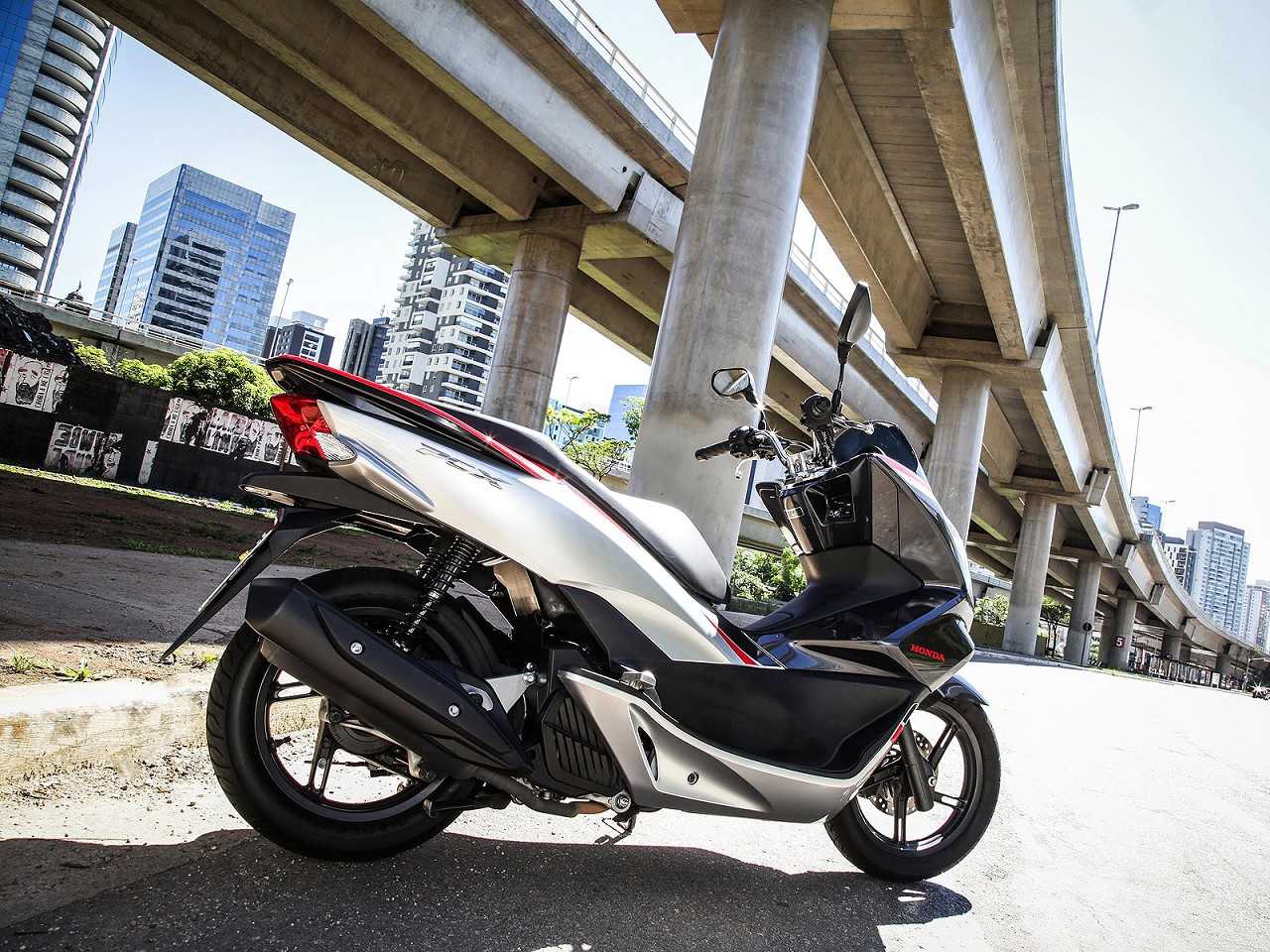 HondaPCX 150 2018 - 3/4 traseira