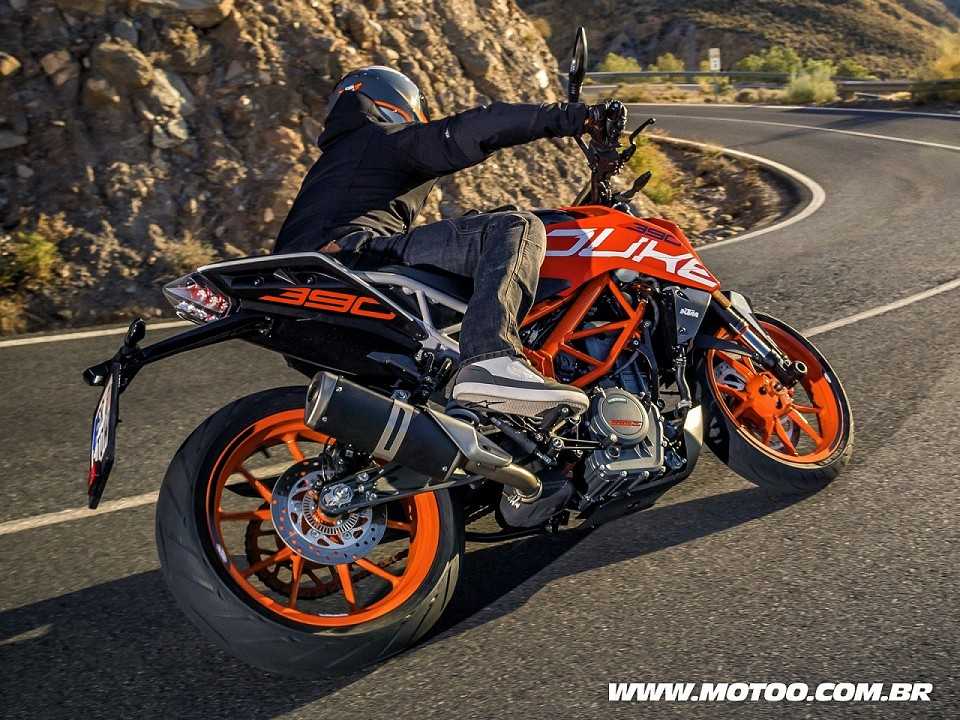 KTM390 Duke 2017 - 3/4 traseira