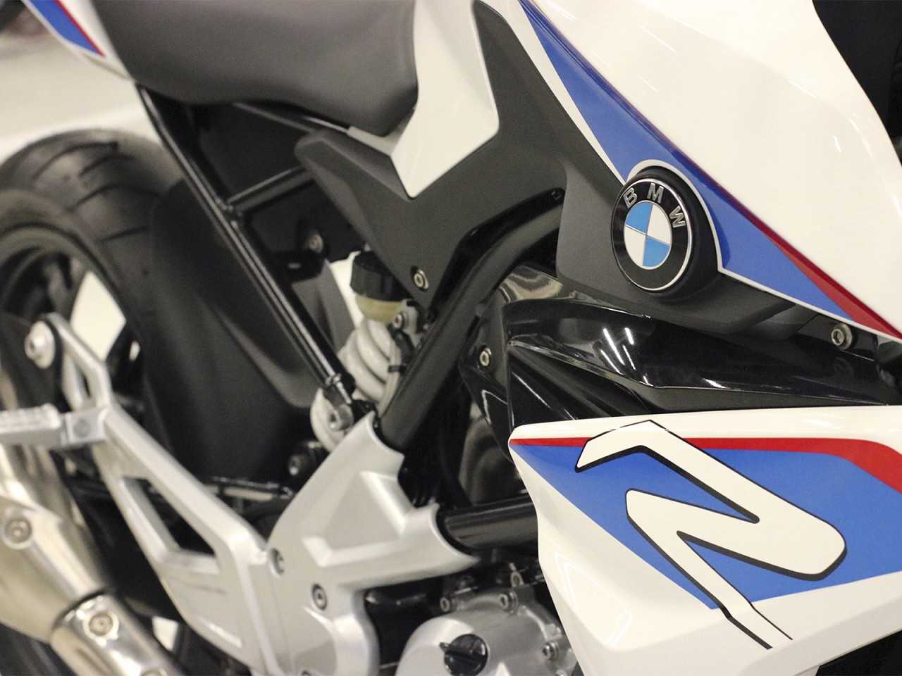 BMW G 310 R 2018 - acelerador