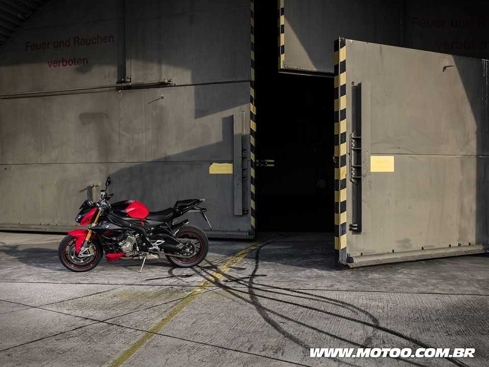 BMW S 1000 R 2017 - lateral