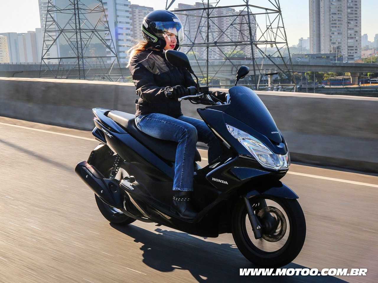 HondaPCX 150 2018 - 3/4 frente