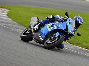 Suzuki GSX-R 1000 comea a ser comercializada por R$ 73.280