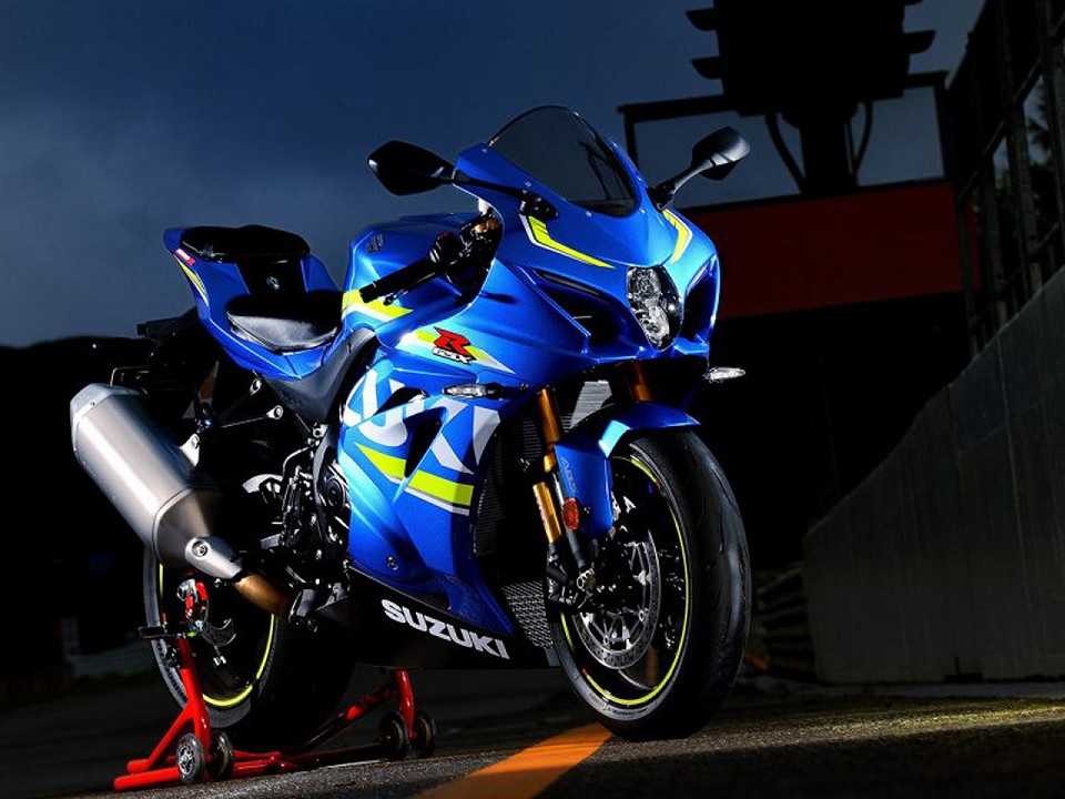 SuzukiGSX-R1000 2018 - escapamentos