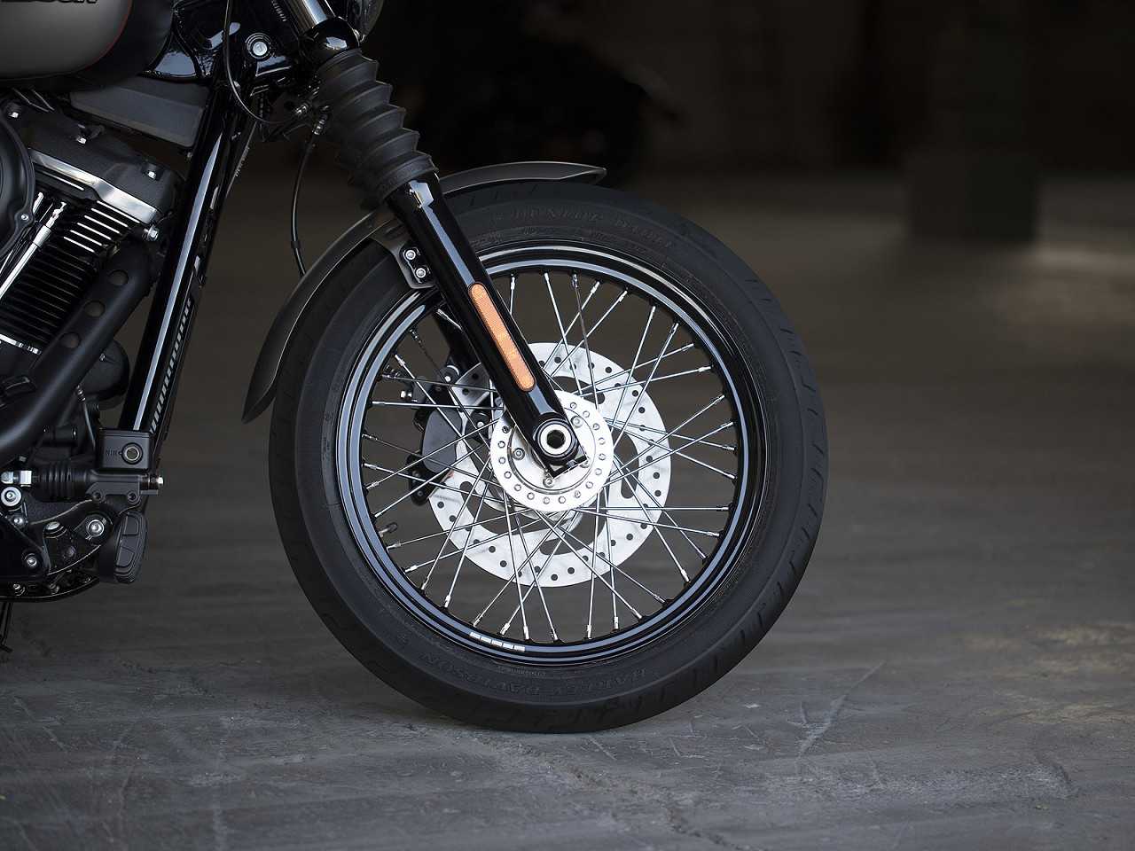 Harley-DavidsonStreet Bob 2018 - rodas