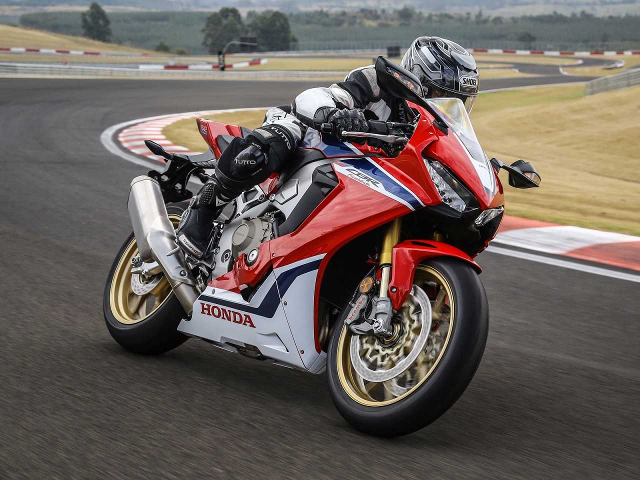 HondaCBR 1000RR 2018 - 3/4 frente