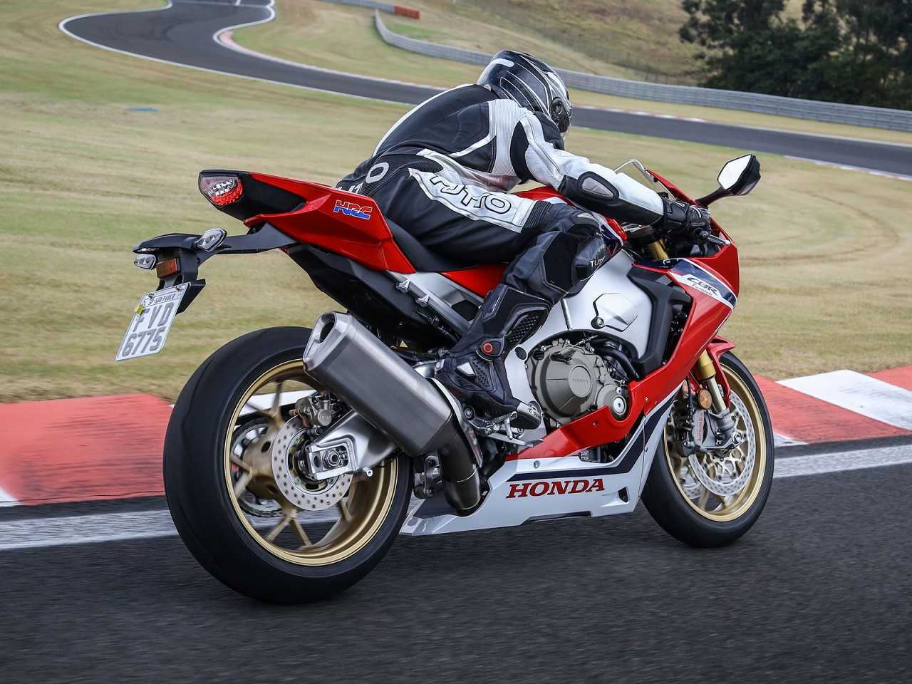 HondaCBR 1000RR 2018 - 3/4 traseira