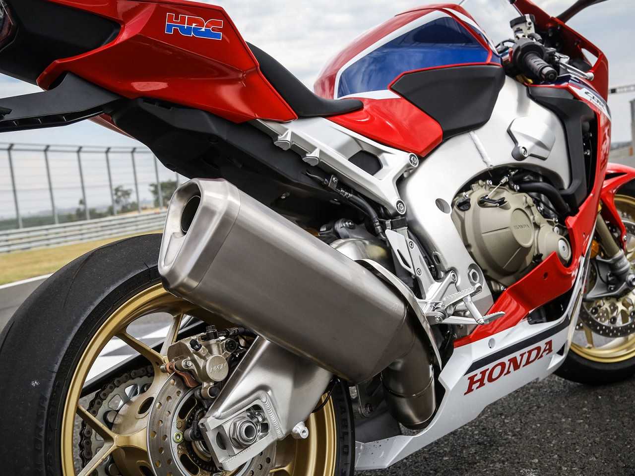 HondaCBR 1000RR 2018 - escapamentos