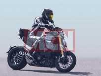 Flagra do site MCN revelando as novidades na Ducati Diavel