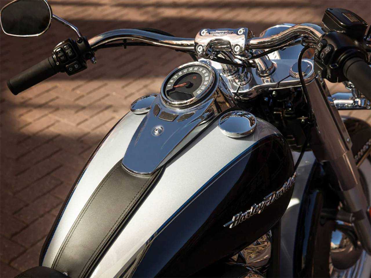 Harley-DavidsonSoftail Deluxe 2019 - escapamentos
