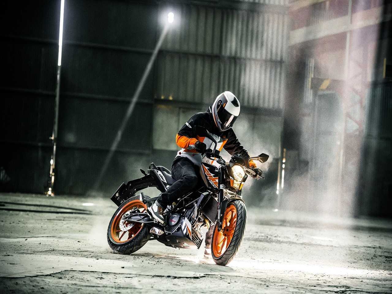 KTM200 Duke 2019 - 3/4 frente