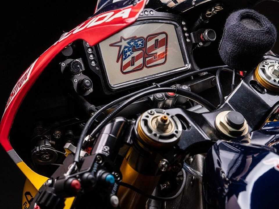 Acima a Honda CBR 1000RR SP2 utilizada pelo piloto norte-americano Nicky Hayden