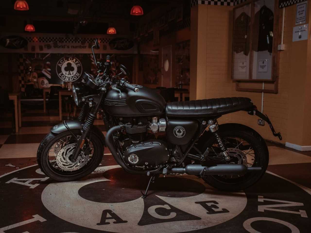 TriumphBonneville 2019 - lateral