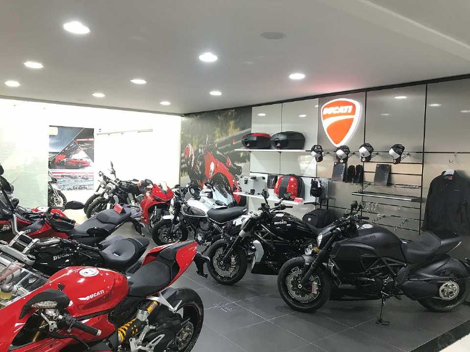 Showroom da concessionária Audi-Ducati em Campo Grande (MS)