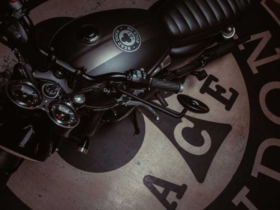 TriumphBonneville 2019 - lateral