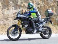 Flagra da nova Triumph Tiger em desenvolvimento