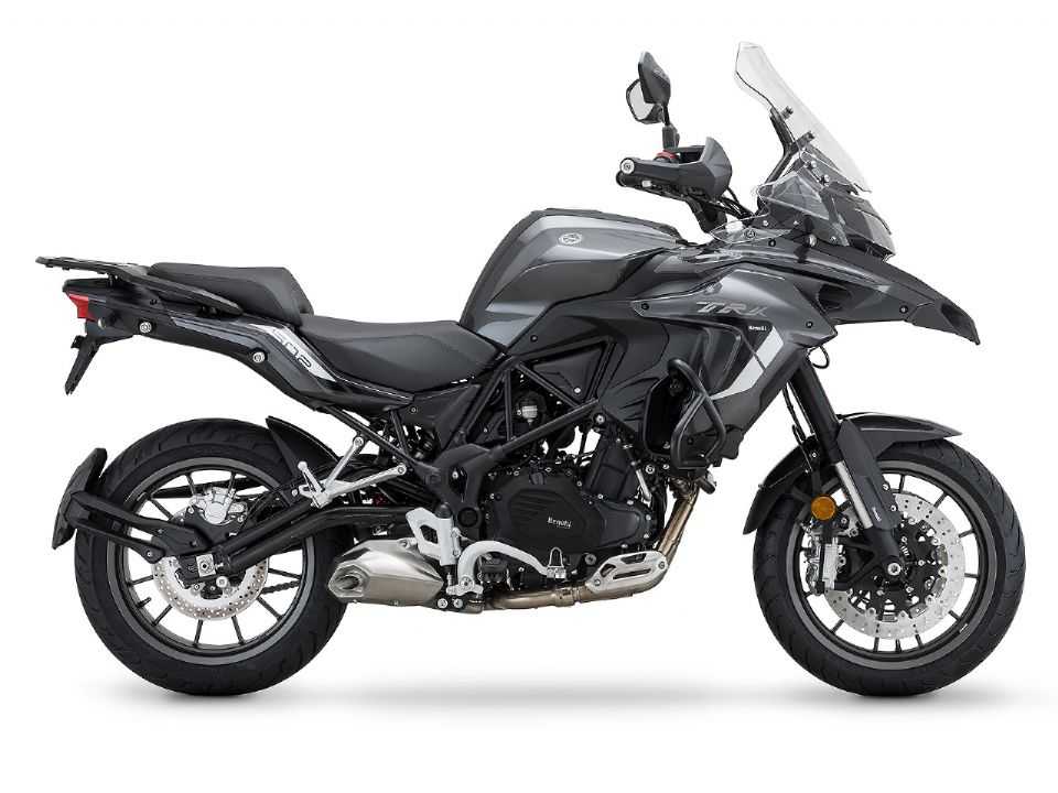 Acima a Benelli TRK 502