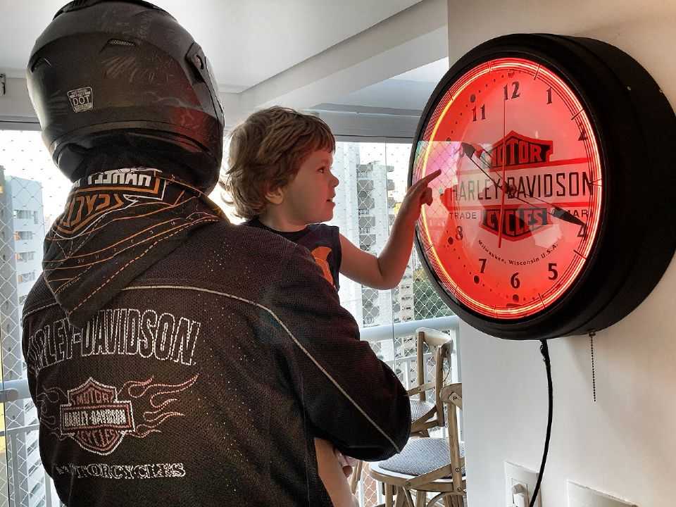 Harley faz campanha para que seus clientes no saiam de casa