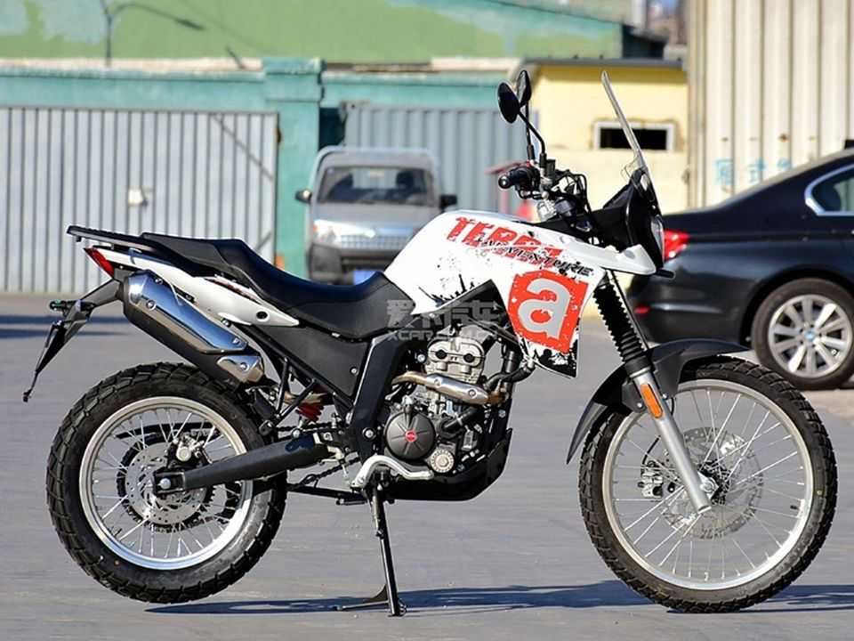 Flagra realizado na China da Aprilia Terra mais potente