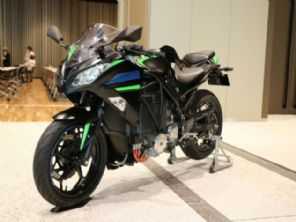 Kawasaki apresenta suas motos eletrificadas