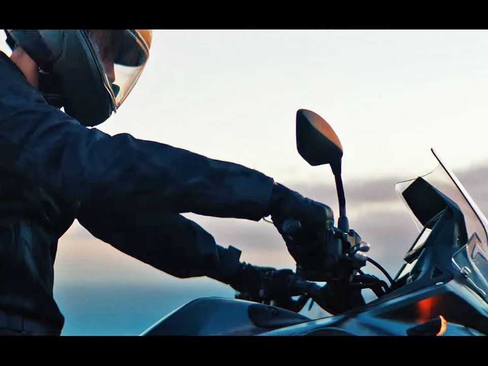 Teaser da suposta Honda NT1100