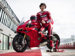 Panigale V4