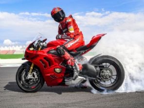 Panigale V4