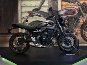 Kawasaki apresenta as novas Z650 RS e Z900 R Edition no Brasil