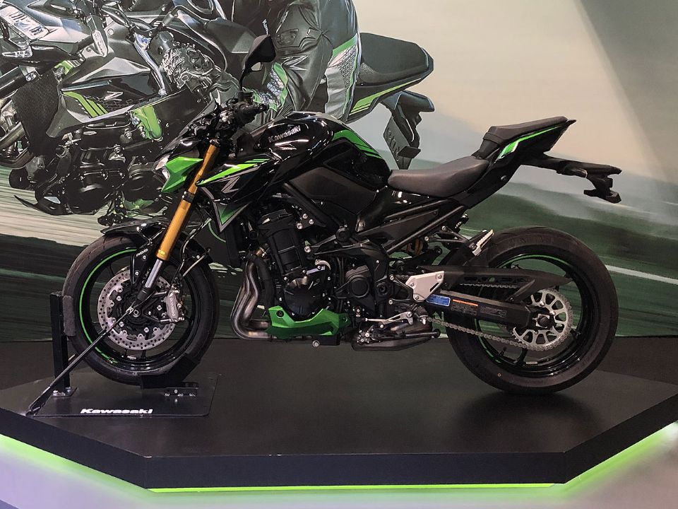 A Z900 R Edition