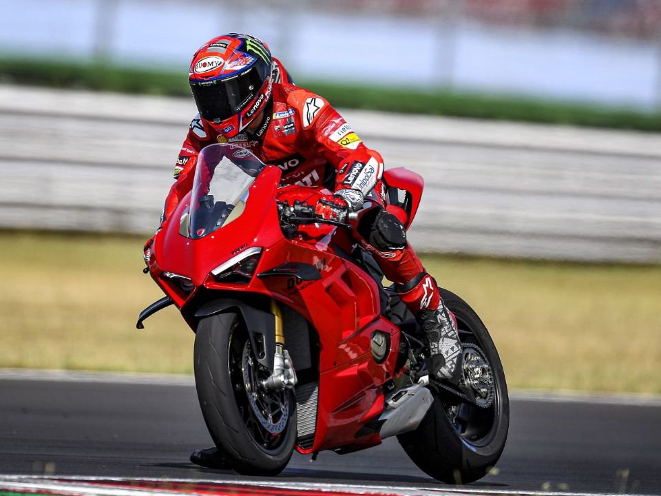 Ducati Panigale V4 S 2022