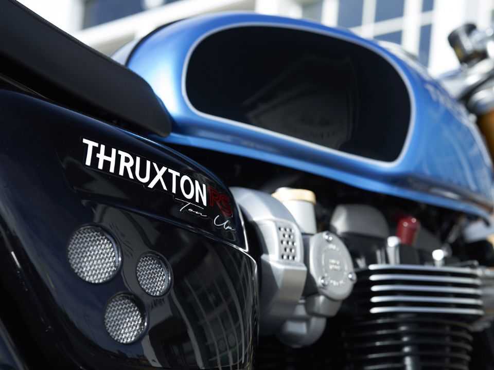 TriumphThruxton 2022 - escapamentos