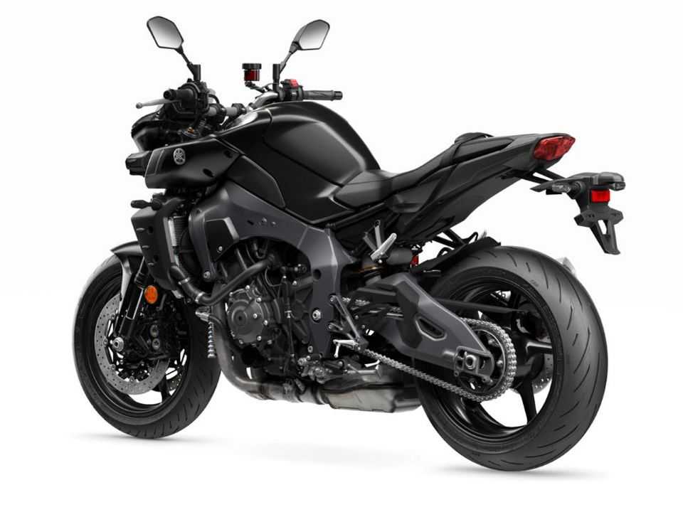 Yamaha MT-10 2022 - 3/4 traseira