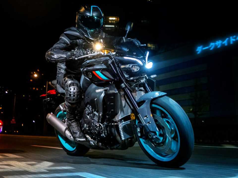 Yamaha MT-10 2022 - 3/4 frente