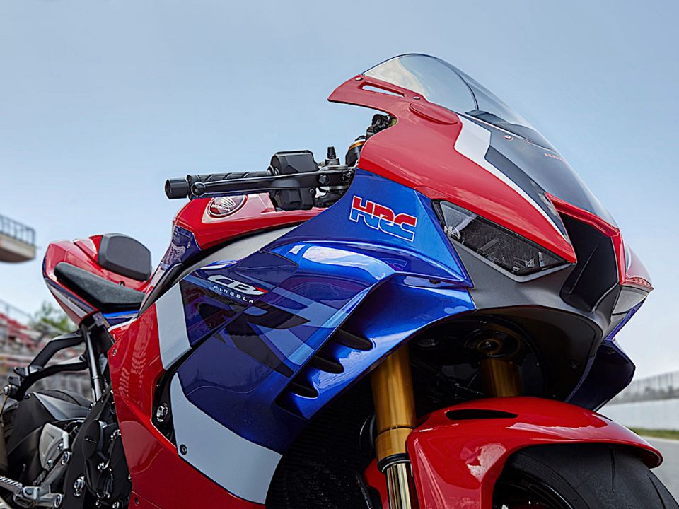 Nova Honda CBR 1000RR-R chega ao País mais potente e esportiva