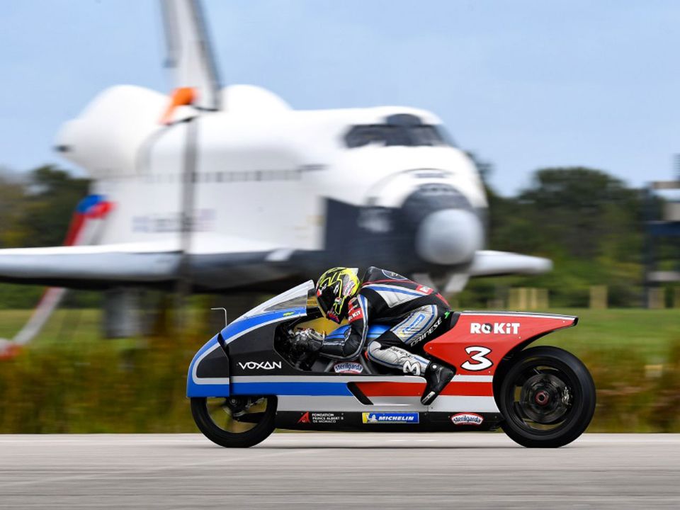 Max Biaggi realizou o feito no Kennedy Space Center, na Flórida