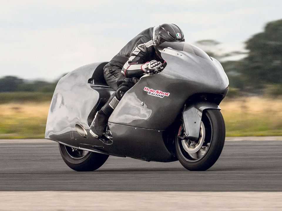 A Suzuki Hayabusa de Guy Martin com a carenagem especial