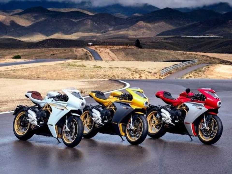 Linha 2021 da MV Agusta trouxe a introdução da versão S (esq.) Linha 2021 da MV Agusta trouxe a introdução da versão S (esq.)