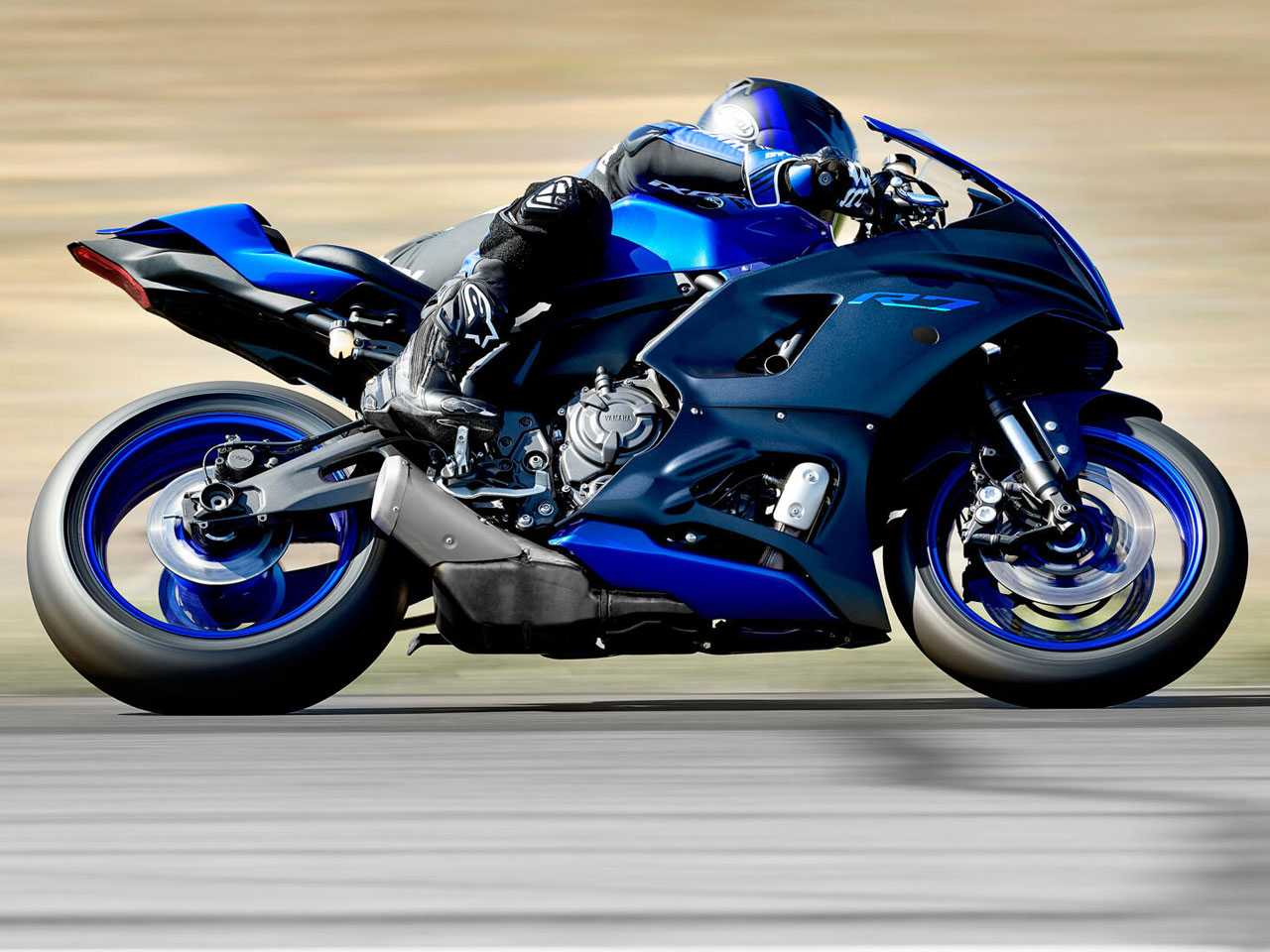 YamahaR7 2022 - lateral