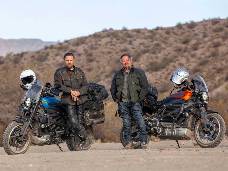 O ator Ewan McGregor e o apresentador Charley Boorman com suas LiveWires