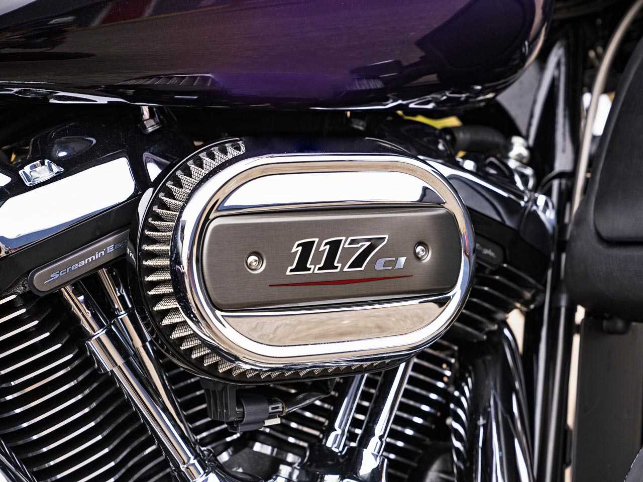 Harley-DavidsonCVO Limited 2021 - escapamentos